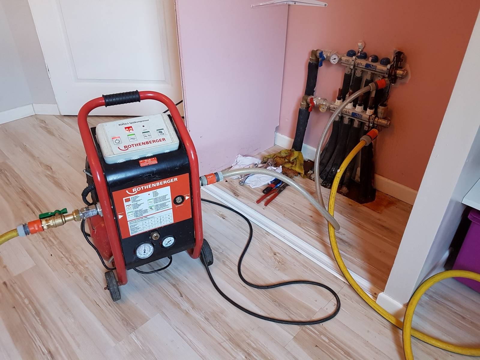 Tuzla Mescit Vaillant Hermetik Şofben Petek Temizliği